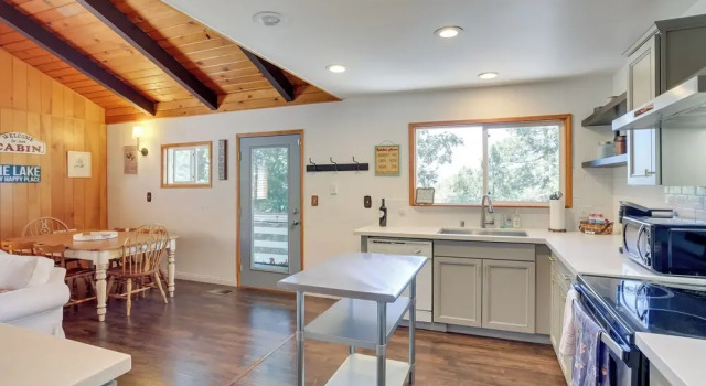 Коттедж Lake Arrowhead Retreat By Snow Valley Mtn Resort!