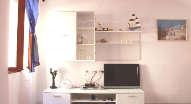 Apartment With one Bedroom in Rovinj, With Wonderful sea View, Furnished Terrace and Wifi - 100 m From the Beach, Забронировать Апартаменты/квартира Апартаменты Ровинь, рядом с Church of Saint Benedict Rovinj, Апартаменты/квартира