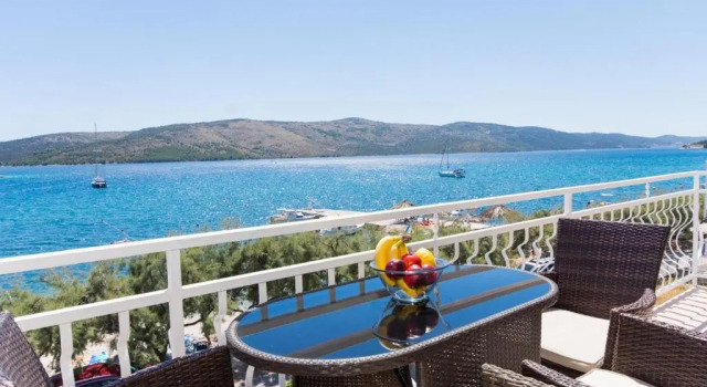 Апартаменты с видом на море Apartment Rozana
