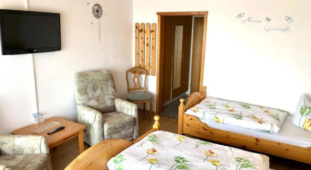 Трёхместный номер Standard Hotel Charlott
