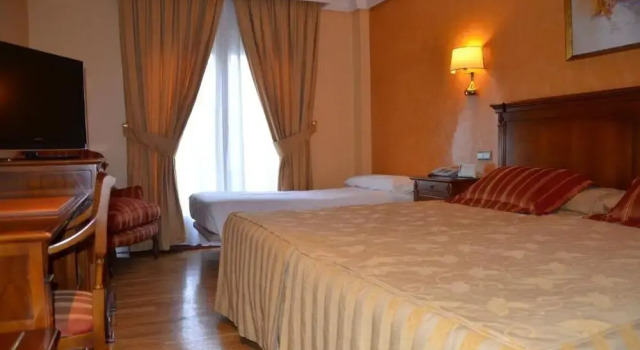 Трёхместный номер Standard Sercotel Guadiana