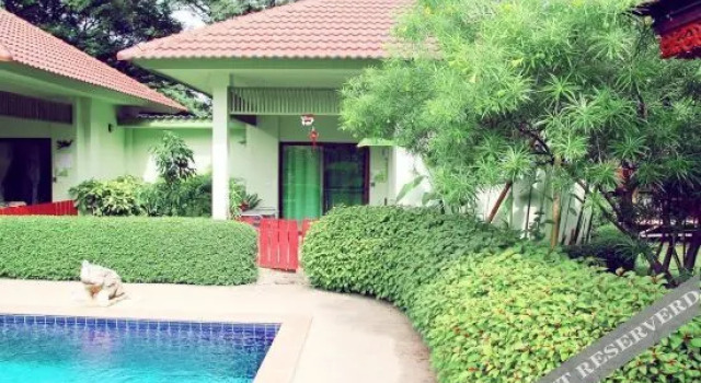 September Inn Villa, Забронировать Вилла Коттеджи Чиангмай, рядом с Wattana Art Gallery, Коттедж