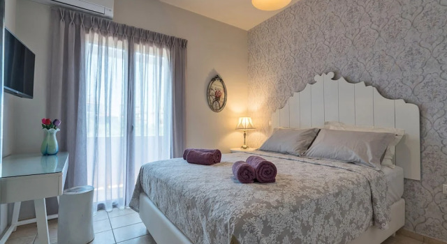 Коттедж с 4 комнатами с балконом Villa Camellia