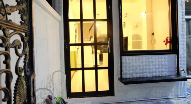 Manii Hostel Asoke