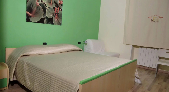 Reale House Rooms, Забронировать Отель Отели Тор-ди-Квинто 3 звезды, 3*