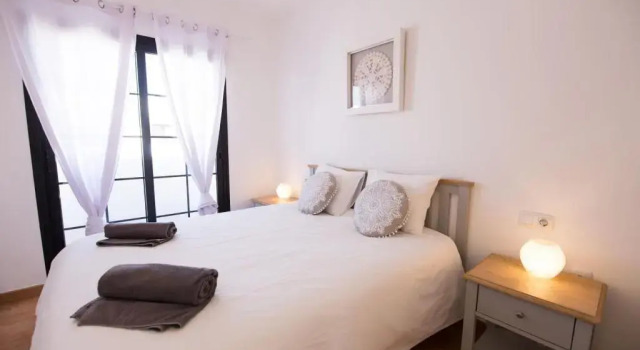 Surfers Retreat, Забронировать Хостел Отели Канарских островов с бассейном, Бассейн