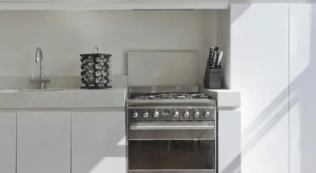 Апартаменты Bassett Road IV by Onefinestay