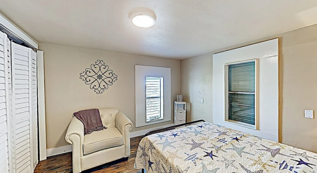 New Listing! Updated Rustic-chic Beach & Bay Haven 3 Bedroom Home