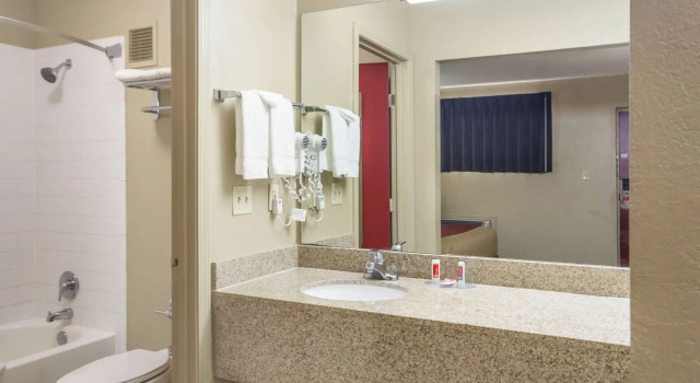 Двухместный номер Standard Econolodge Inn & Suites