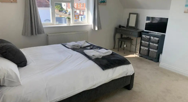 Коттедж Detached Sandbanks 3 Bedroom seaside property