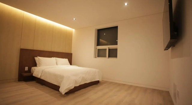 Люкс Hotel Seven Step Bupyeong