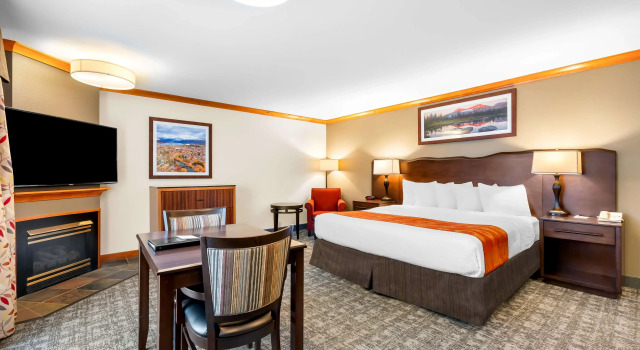 Двухместный люкс с балконом Best Western Rocky Mountain Lodge