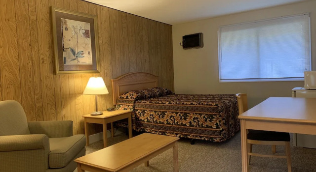 Номер Comfort Green View Motel and RV Park