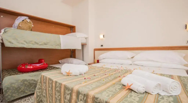 Трёхместный номер Standard с балконом Hotel Oregon