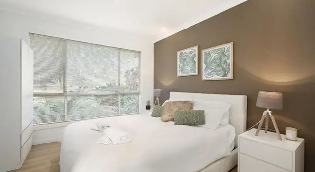 Seabreeze Retreat, Забронировать Отель Пойнт-Клэр Новый Южный Уэльс