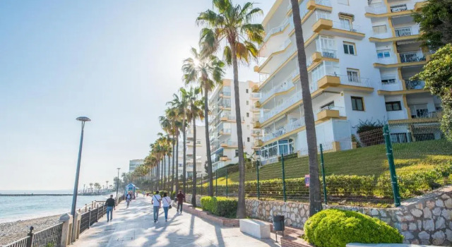 Apt. p/4 1 min from the beach w/pool in Marbella, Забронировать Апартаменты/квартира Марбелья Коста-дель-Соль, рядом с Марина Ла Бахадилья
