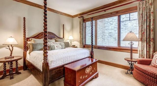 Hummingbird Retreat - Four Bedroom Townhome