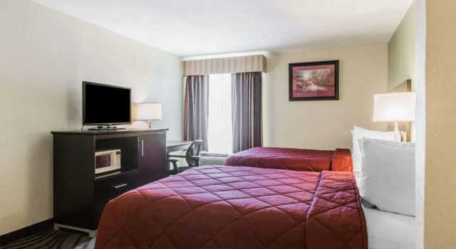 Quality Inn & Suites, Varaa Hotelli Montgomery Alabama