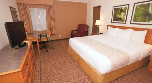 Люкс AmericInn by Wyndham Glendale Milwaukee