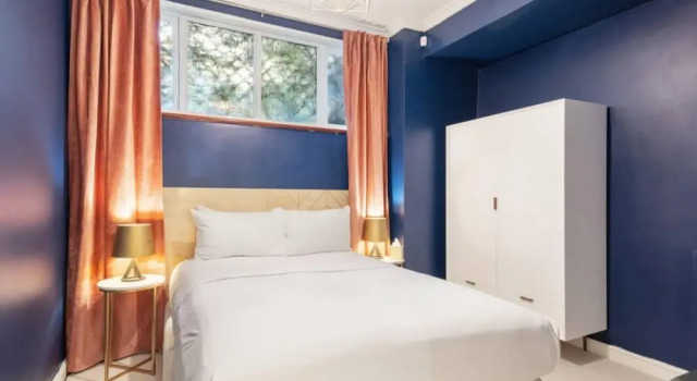 The Heart of Chelsea - Modern Bright 4bdr Home With Gym Parking Patio, Забронировать Отель Отели Лондона с парковкой, рядом с Старая Церковь в Челси, Парковка