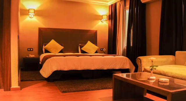 Полулюкс Hôtel Sabah