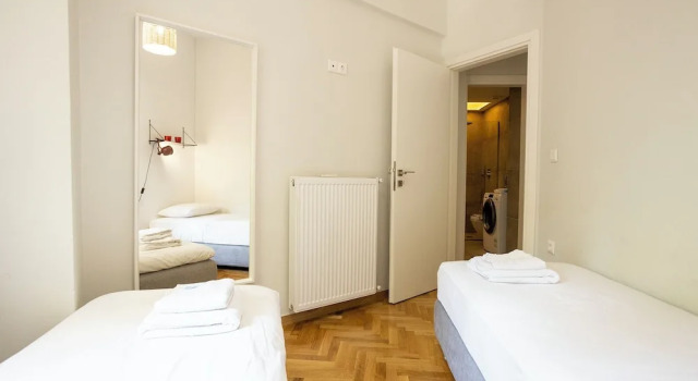 Trendy 2 bedroom Apartment 5min to metro