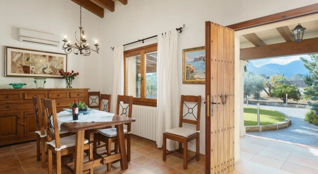 Вилла с 3 комнатами с видом на горы Villa Can Justo