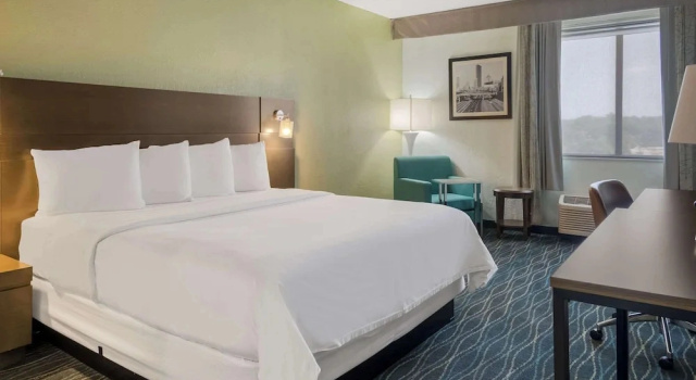 Люкс Radisson Hotel Grand Rapids Riverfront
