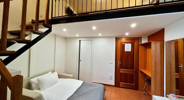 DayBreak B&B, Забронировать Отель «постель и завтрак» Неаполь Кампания, рядом с Palazzo del Banco di Napoli
