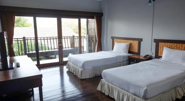 Vijitnakorn Nonpak Hotel, Varaa Hotelli Hotellit North-Eastern Thailand pysäköinnillä, Pysäköinti