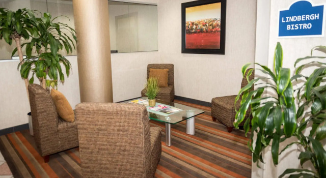 Airport Plaza Inn and Conference Center, Book Hotel Bridgeton Missouri