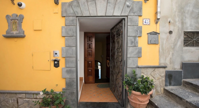 De Vivo Realty - Ilary House Positano, Забронировать Отель Позитано Побережье Амальфи, рядом с Mulini Square