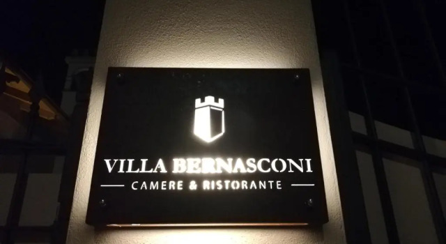 VILLA BERNASCONI, Buchen Sie Villa Narzole Langhe