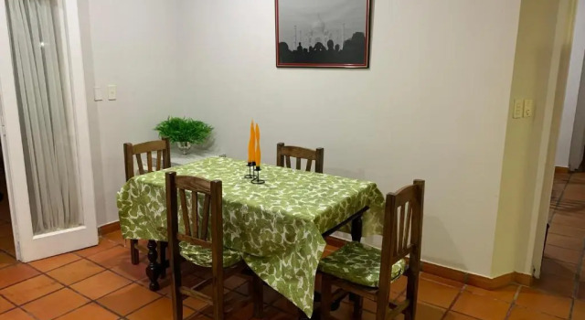 Коттедж Casa para 12 con garaje, jardín y quincho