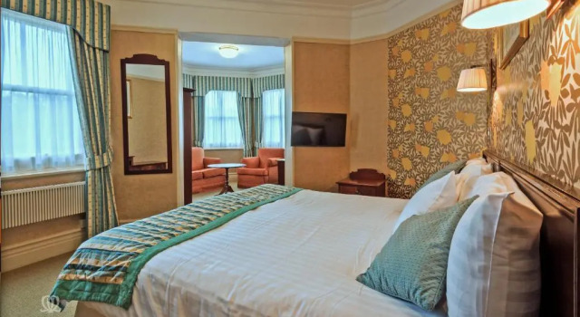 Номер Luxury Metropole Hotel and Spa