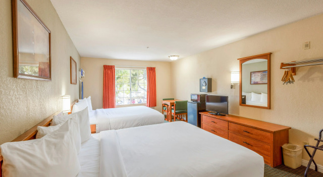Hotel Avenida, San Clemente Beach