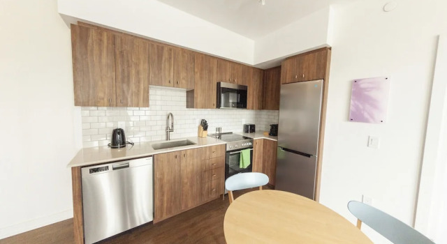 Семейные апартаменты с балконом The Laundry Rooms Station Park Kitchener