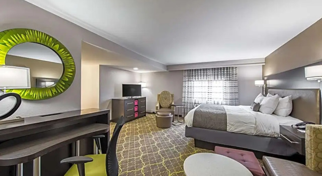Двухместный номер Standard с балконом Best Western Plus Clemson Hotel & Conference Center