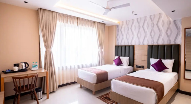 Hotel Lucky India, Varaa Hotelli Hotellit Bhubaneswar aamiaisella, Aamiainen