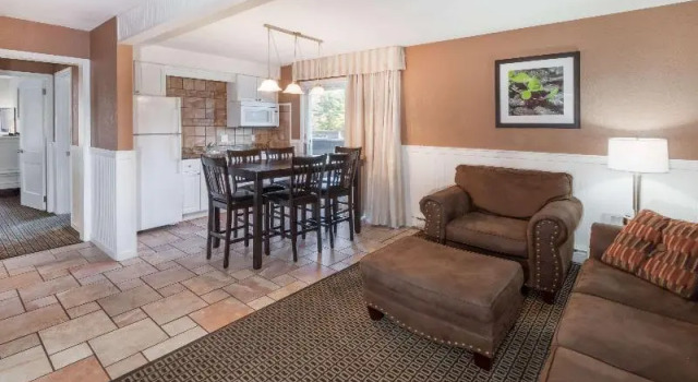 Люкс Travelodge by Wyndham Traverse City MI