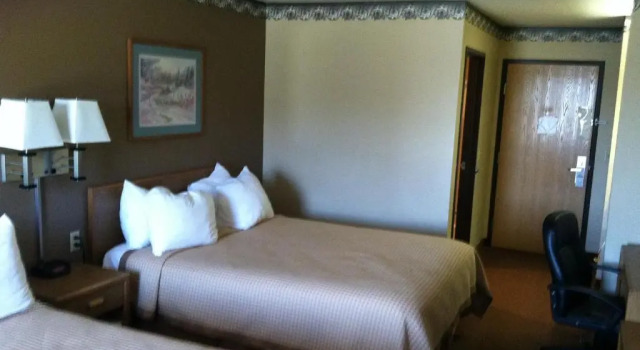 Четырёхместный номер Standard Days Inn by Wyndham Worthington