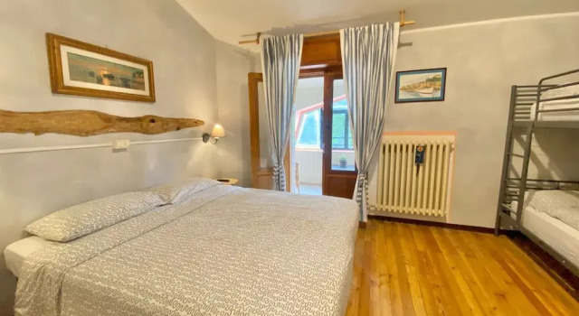 Четырёхместный номер Standard с балконом Rifugio Hotel Calvanella