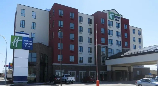 Шестиместный люкс Holiday Inn Express and Suites Calgary University by IHG