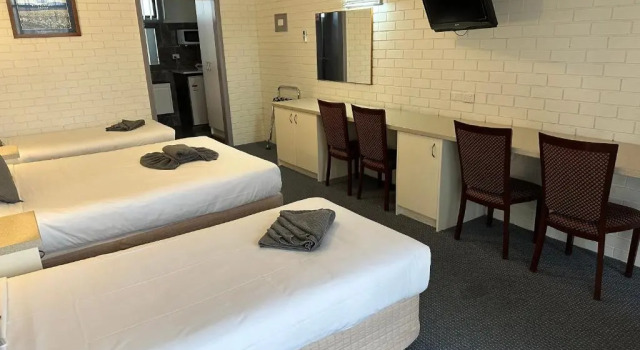 Семейный номер Standard Statesman Motor Inn