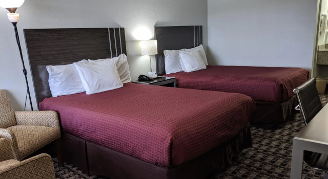 Четырёхместный номер Standard Brick Lodge Atlanta/Norcross