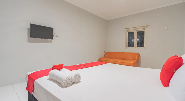 Номер Deluxe RedDoorz Plus at Bukit Cinta Street Balikpapan
