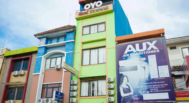 OYO 2536 Hotel Tanjung, Book Hotel Hotels in Sulawesi with Parking, Parking