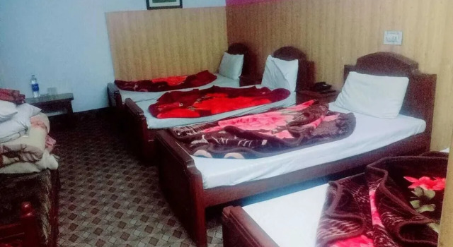 Четырёхместный номер Standard Cecil Hotel