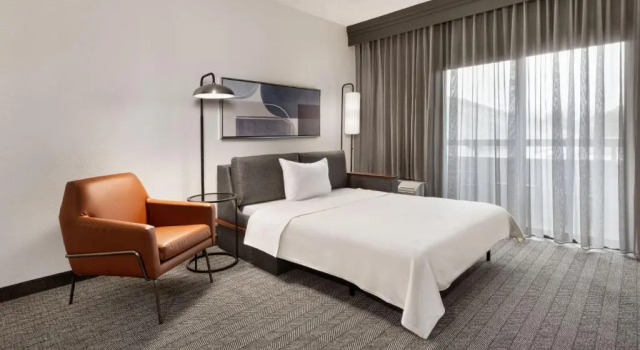 Люкс с видом на внутренний двор Courtyard by Marriott Memphis Airport