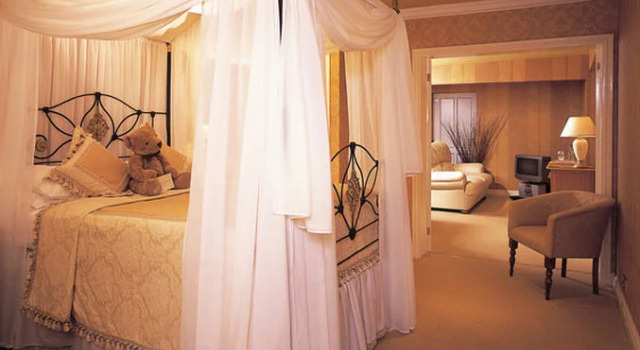 Hotel The Green Bough, Book Hotel Chester 